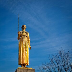 Figure gilded places of interest