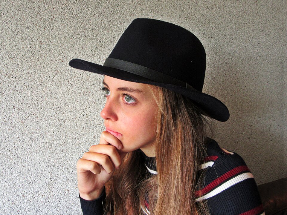 Young blue eyes think