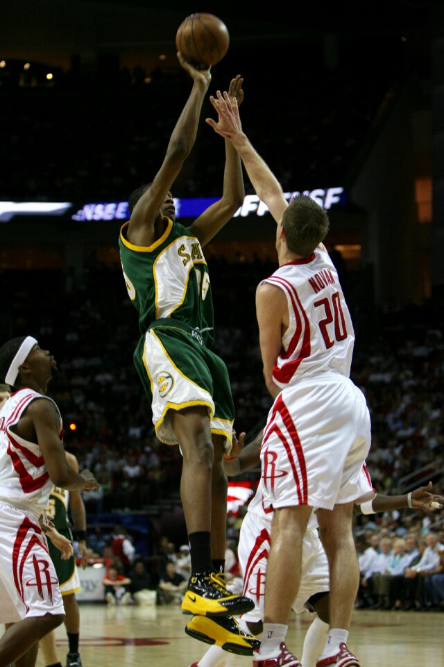 Ball competition jump