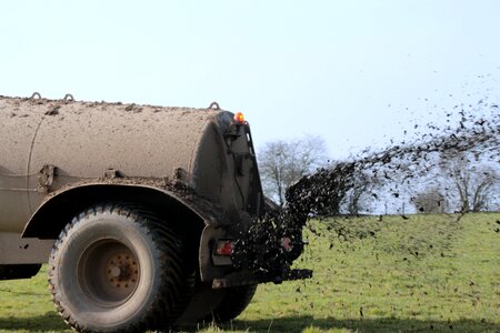Distribute natural fertilizer agriculture