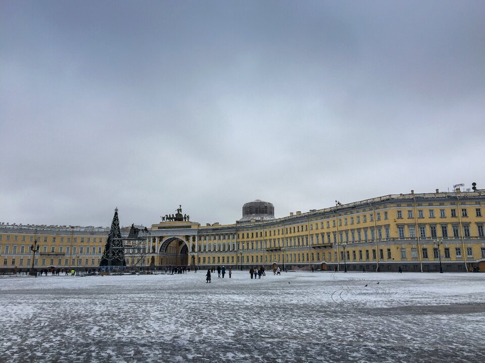Saint petersbourg palace square ark