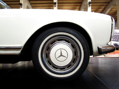 Auto automobile vehicle
