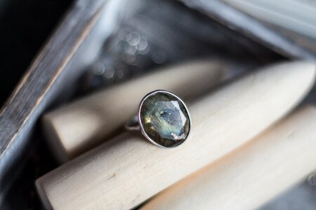 Silver finger ring stand
