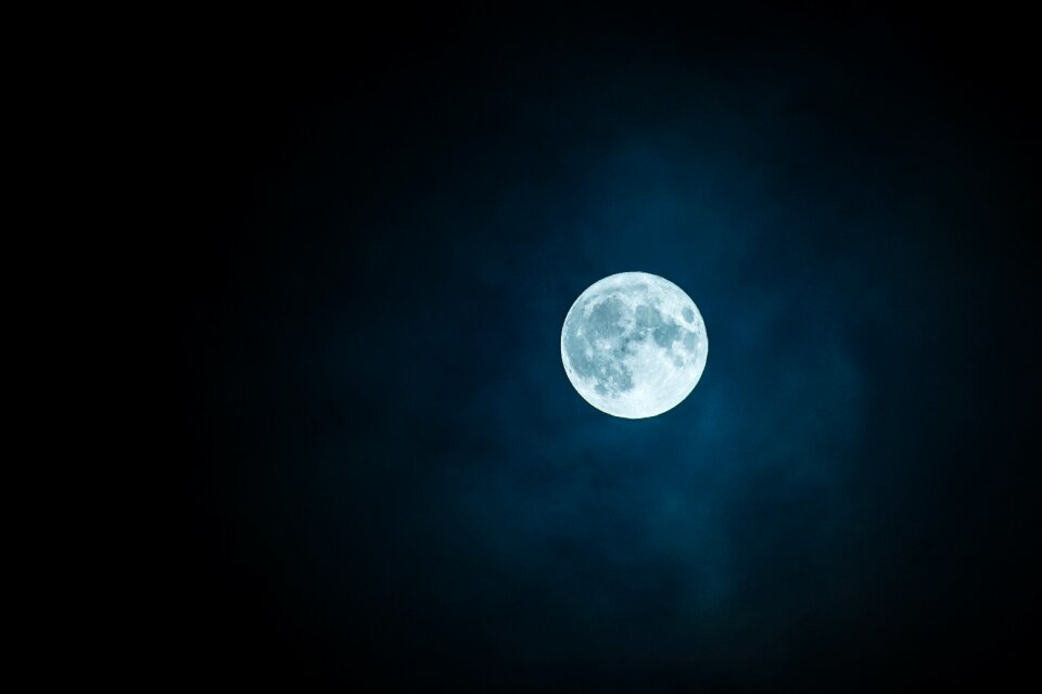 Nightsky lunar moonlight