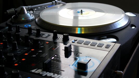 Equipment mixing vinyl