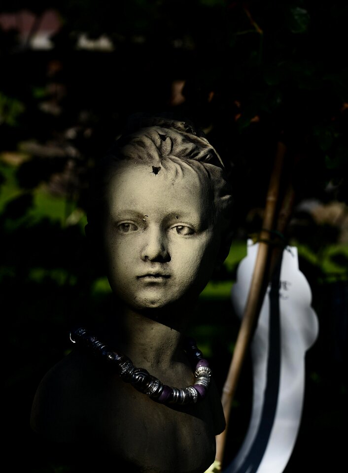 Sculpture dark mood