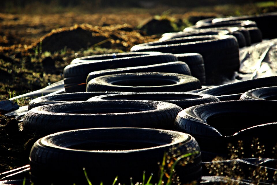 Rubber silo coverage tires