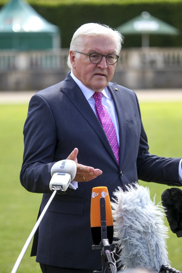Head of state president politician