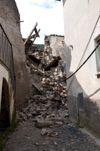 Collapse disaster house