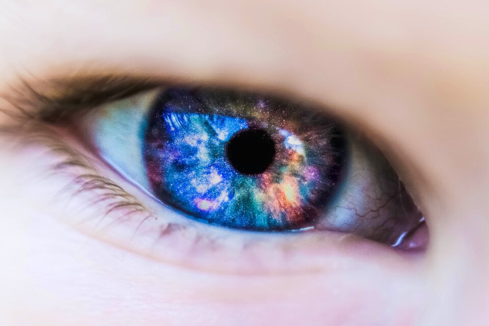 Colored colorful contact lens