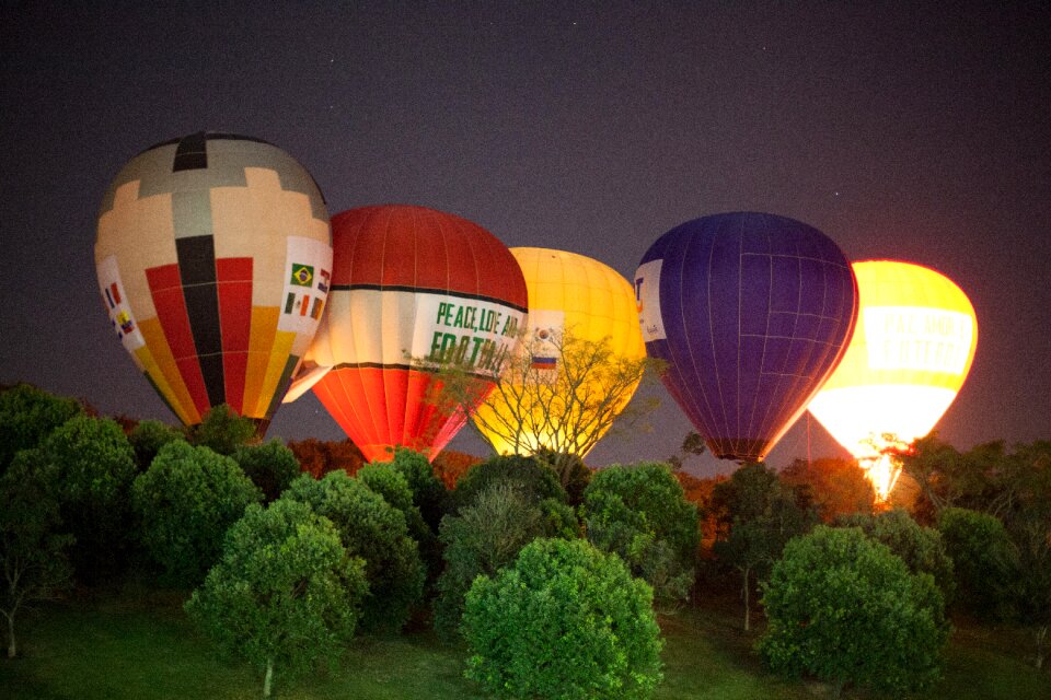 Hot air ballooning balloon flight hot-air ballooning
