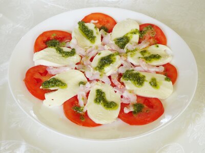 Italian dish pesto tomato