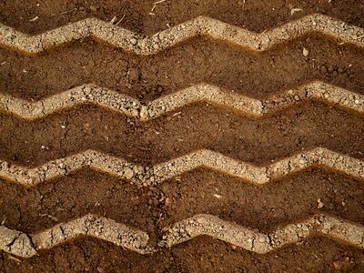 Clay tire tracks tire