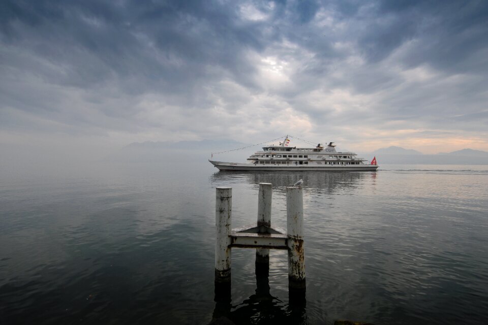 Lake switzerland lake geneva photo