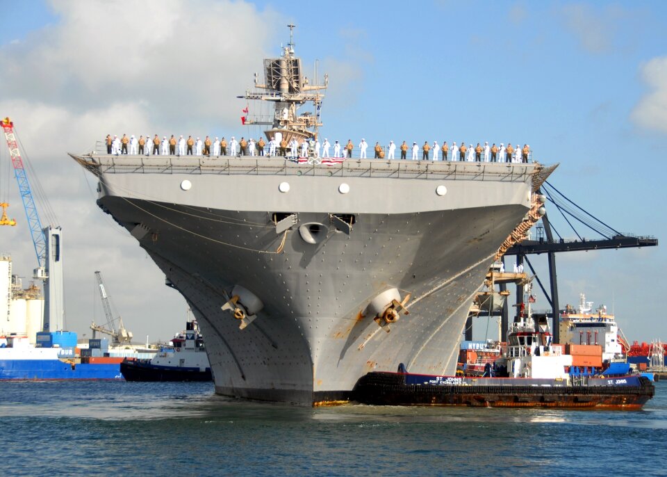 Tug boats harbor us navy
