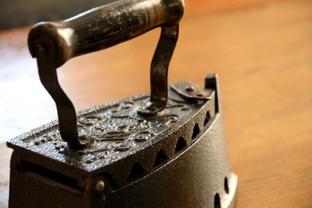 Ironing service flatten black
