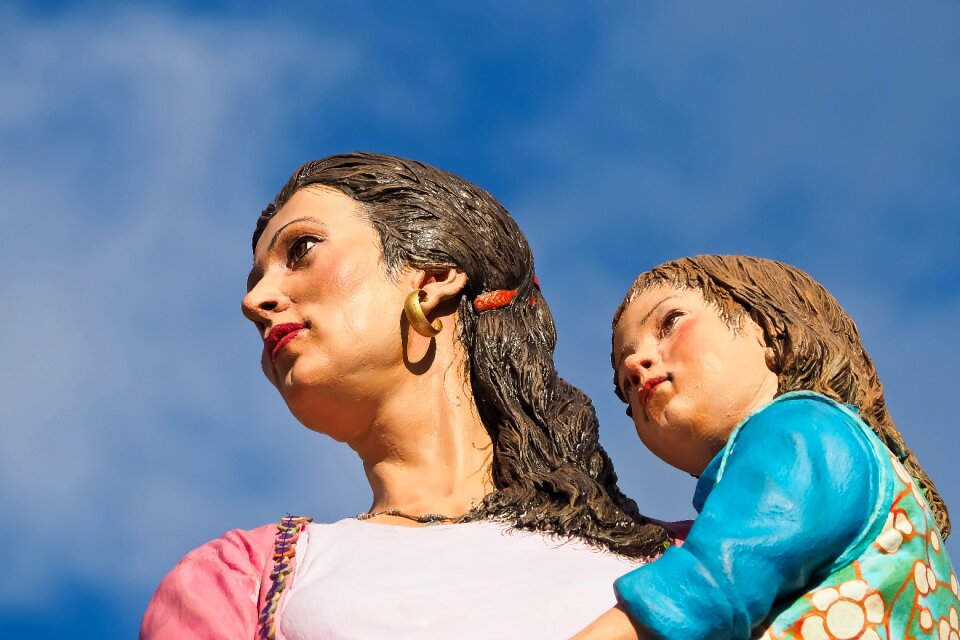 Statue woman child
