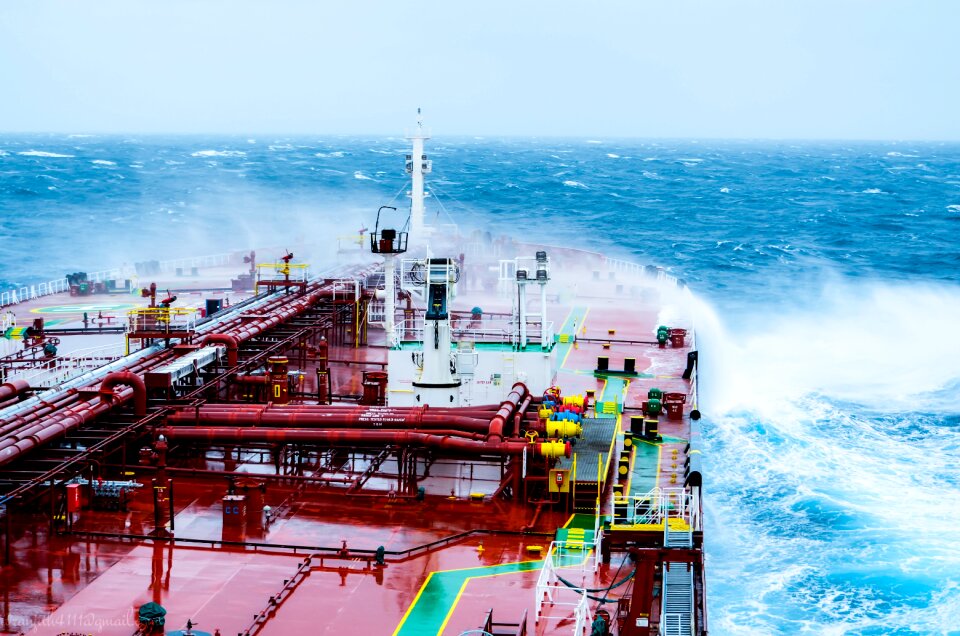 Sea vessel transportation