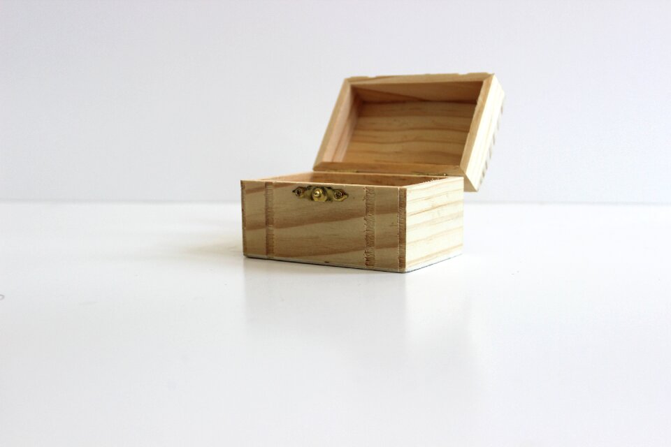 Storage jewelry trunk