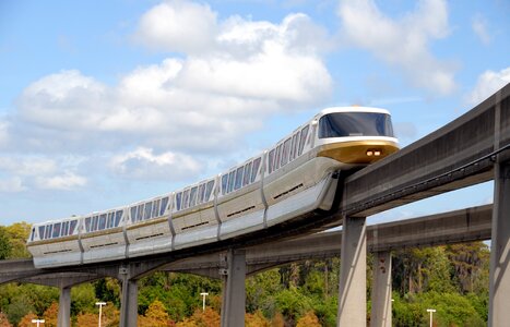 Railway vehicle train