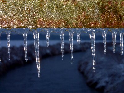 Cold stalactite ice