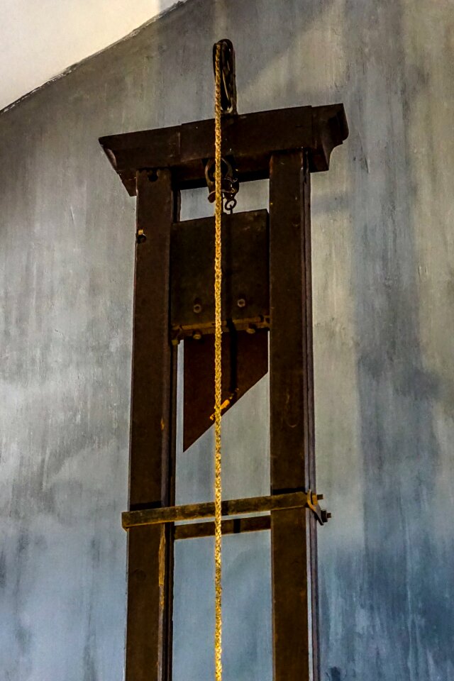 Prison prisoner torture