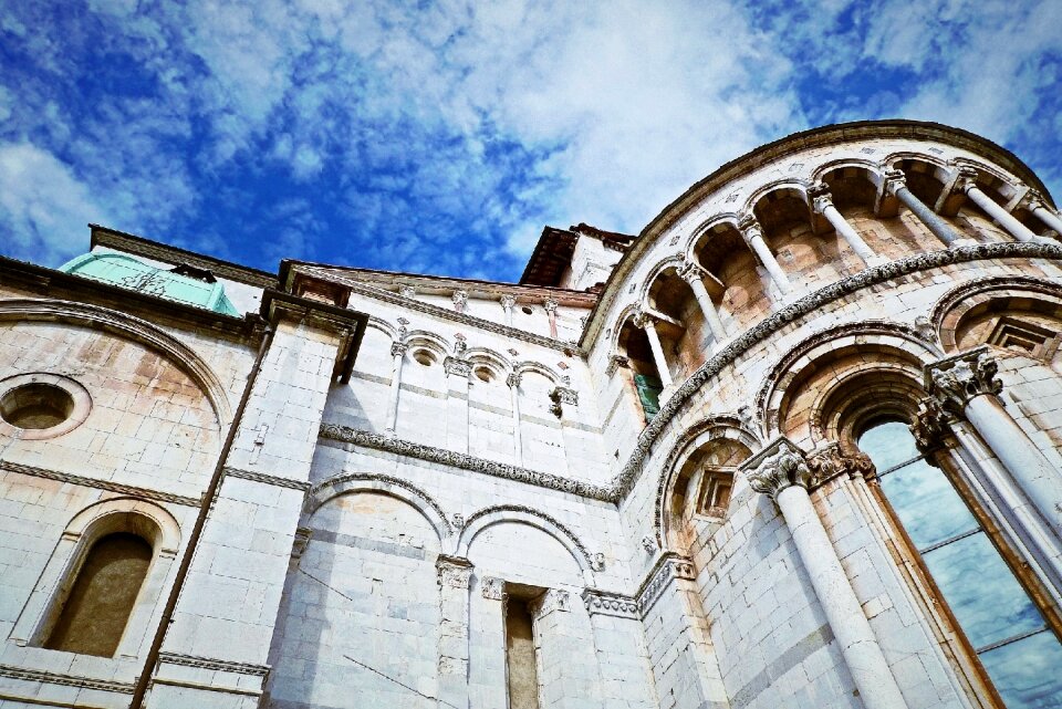 Pillars perspective exterior