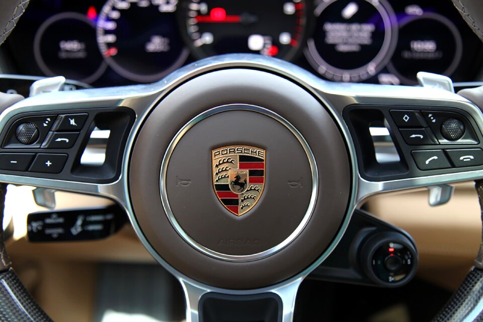 Lux steering in the console