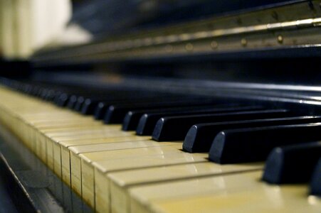 Keyboard musical instrument photo