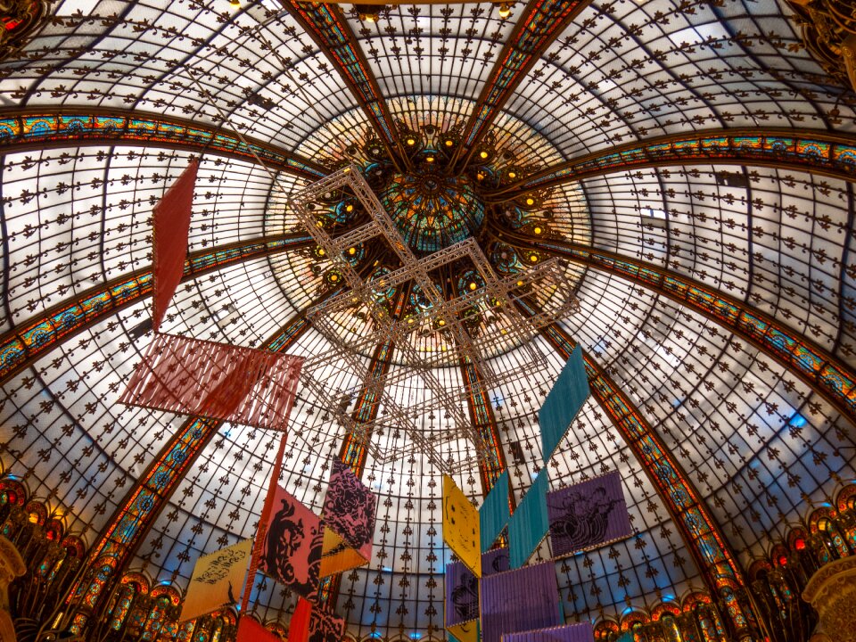 Mall glass structure