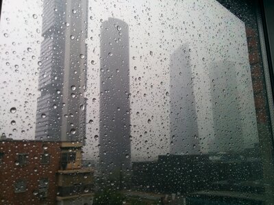 Wet torres skyscraper