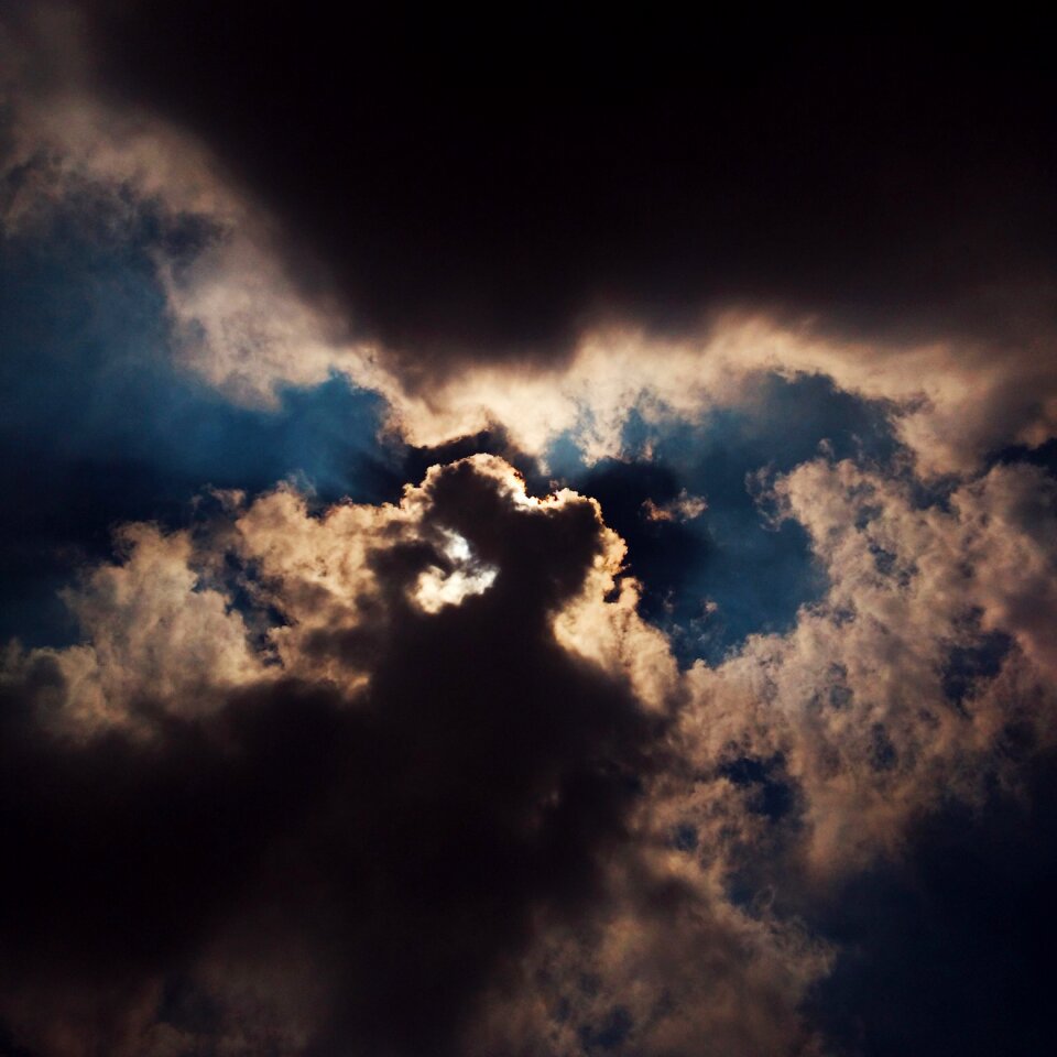 Sky cloud light and shadow