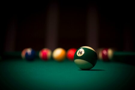 Ball cue pool table
