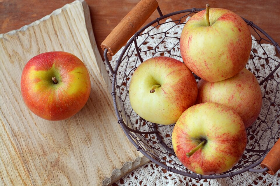 Fruit basket bio bio apple