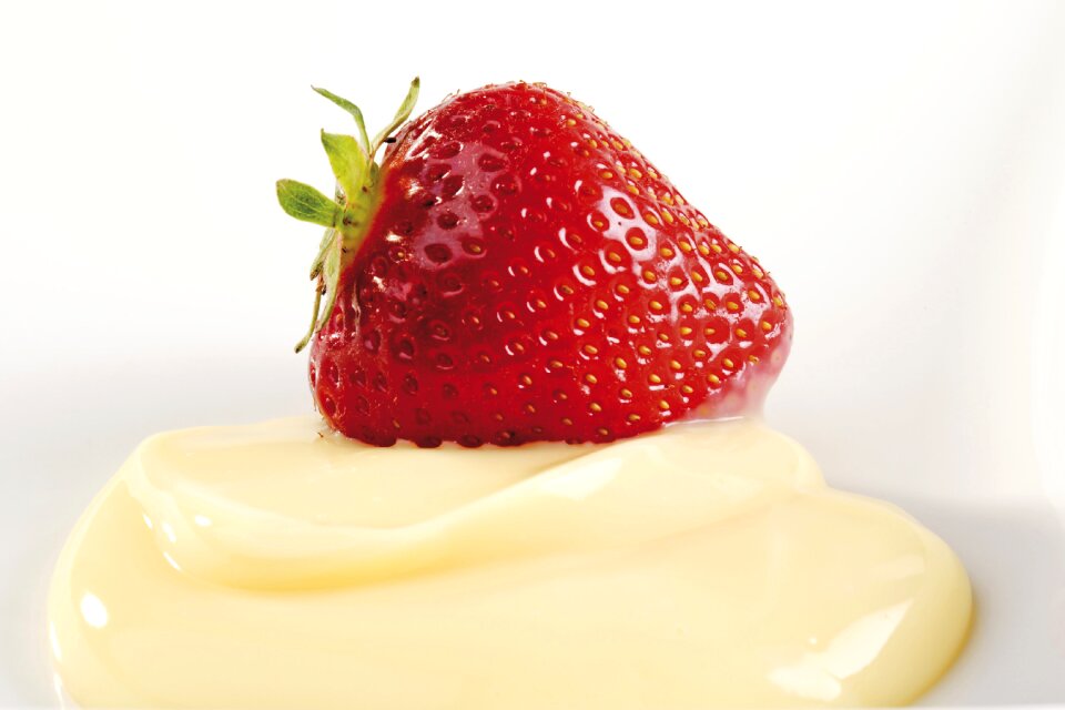 Strawberry cream dessert