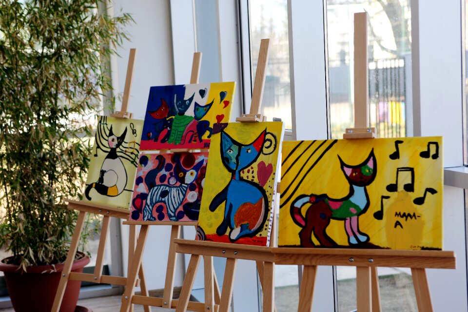 Gallery painting exhibition cat