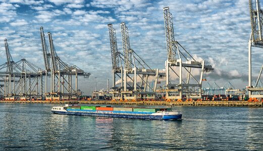 Shipping transport container