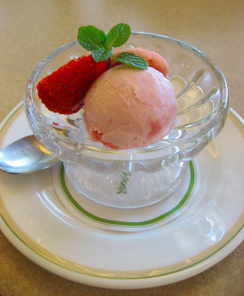 Strawberry mint suites