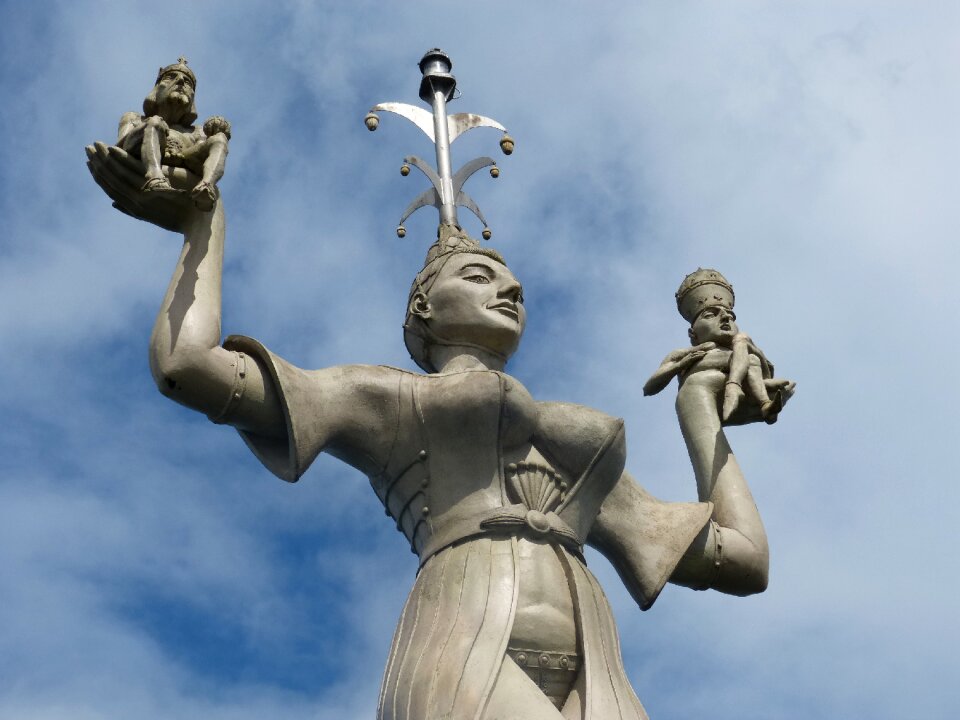 Symbolism kurtizana constance