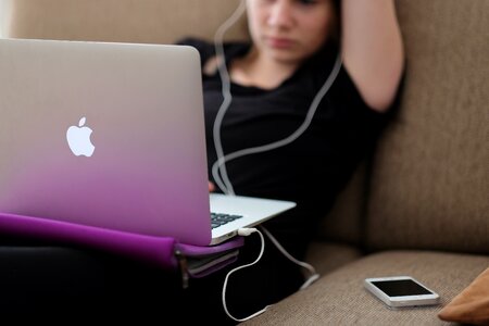 Iphone laptop macbook air