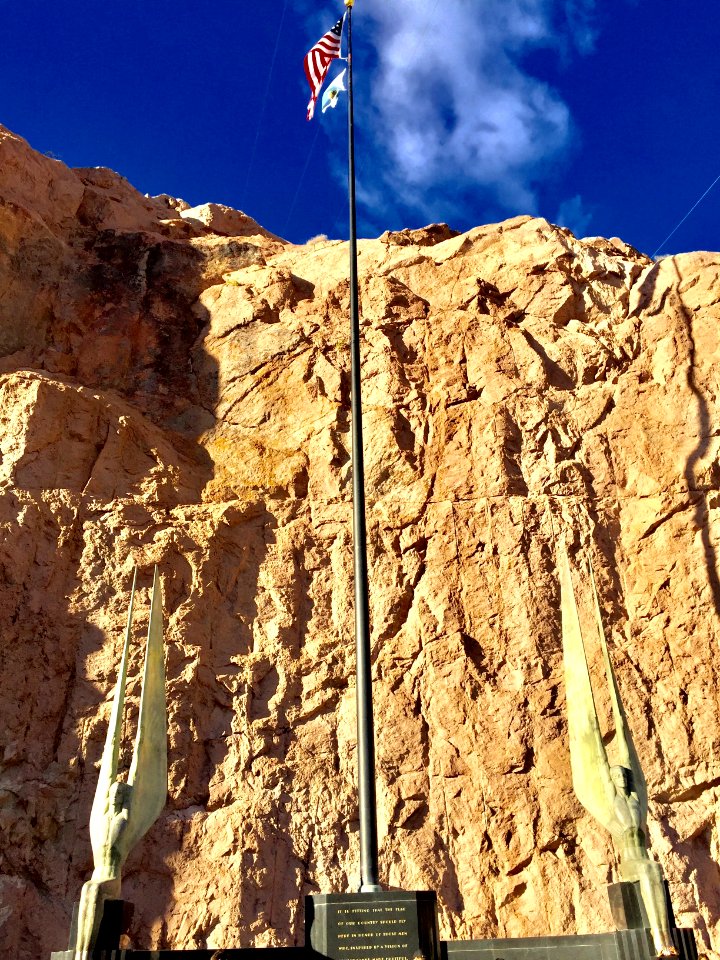 Memorial, Hoover Dam, NV-AZ 
