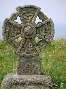 Tombstone moss roof