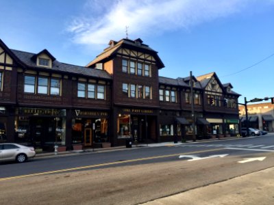 Cedar Road, Cedar Fairmount, Cleveland Heights, OH 