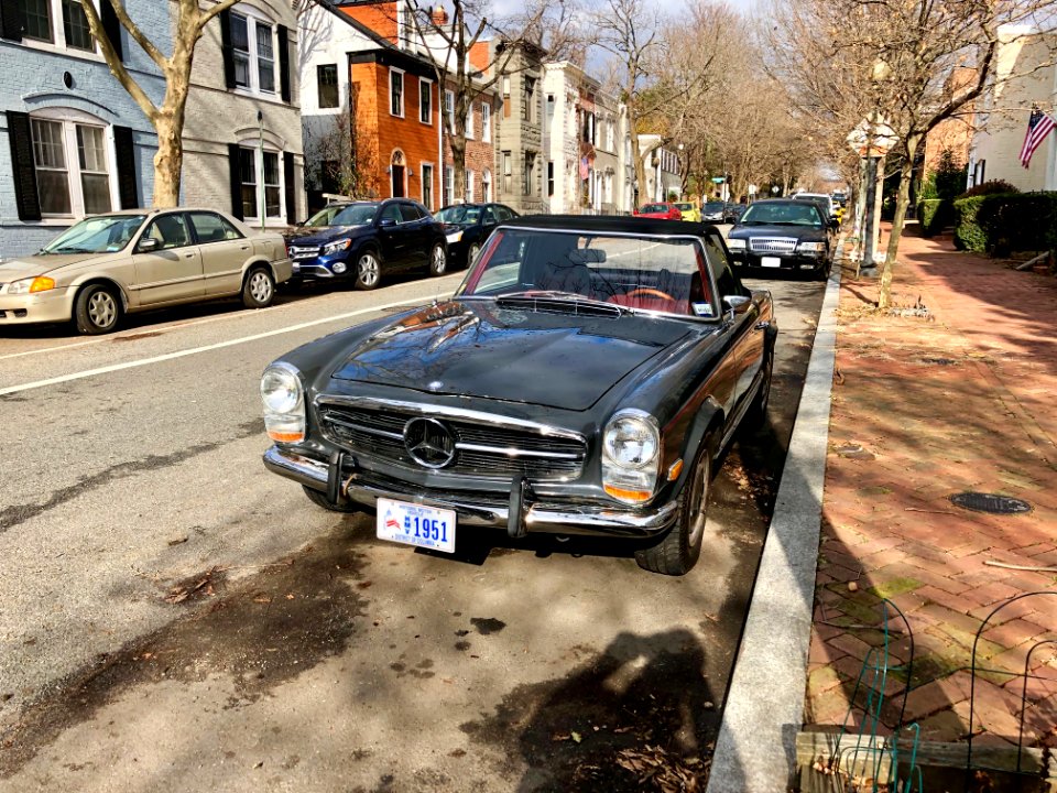Mercedes 280 SL, Georgetown, Washington, DC 