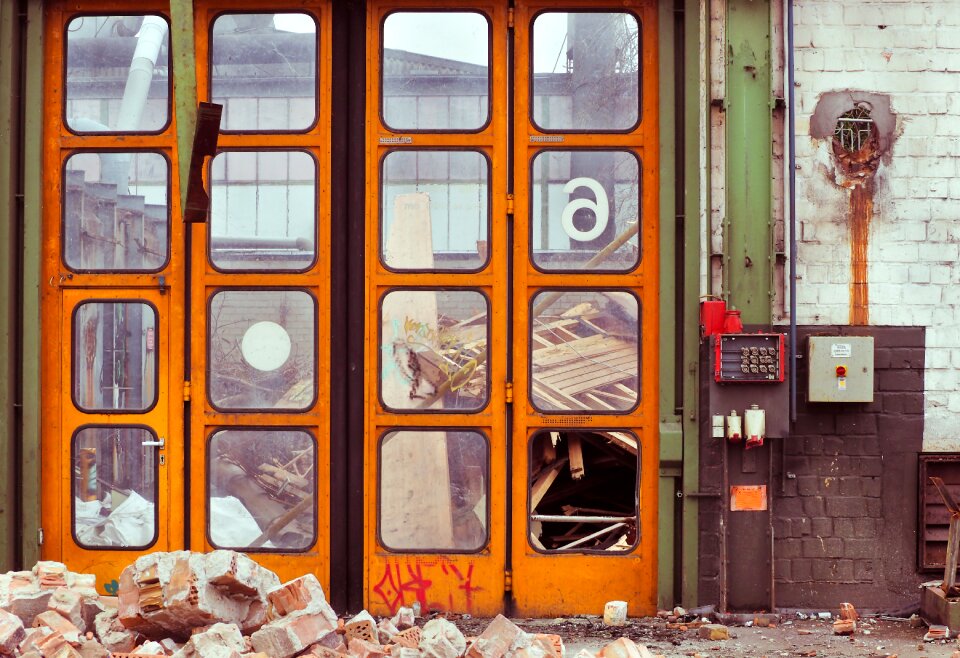 Ruin building destruction photo