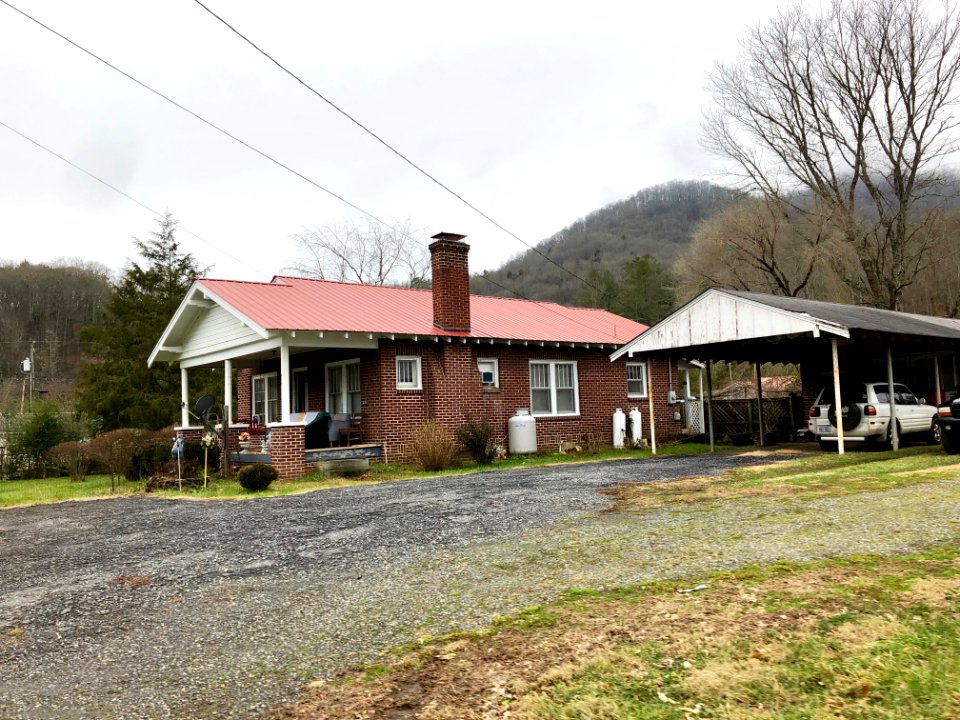 Chipper Curve Road, Sylva, NC 