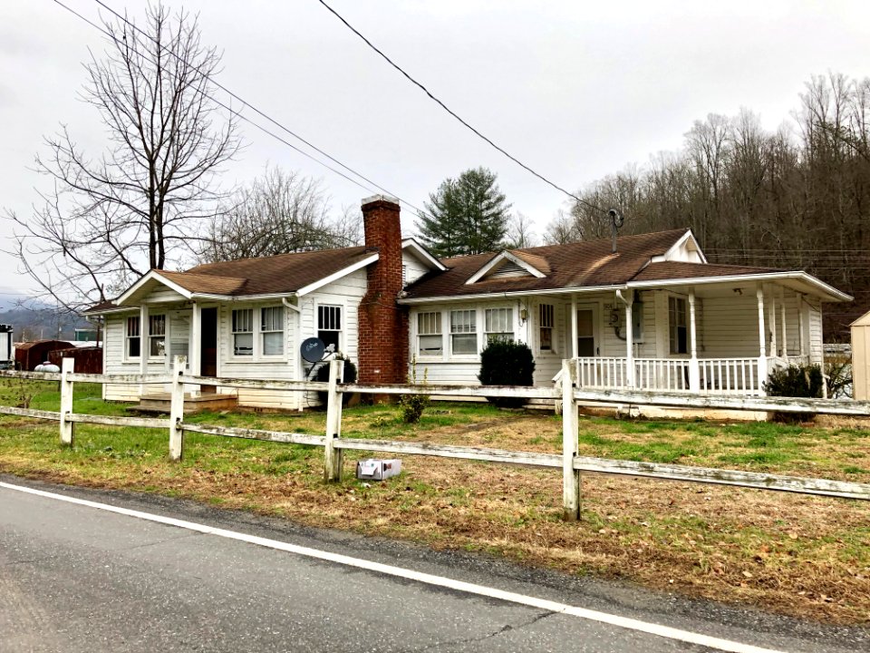 Chipper Curve Road, Sylva, NC 