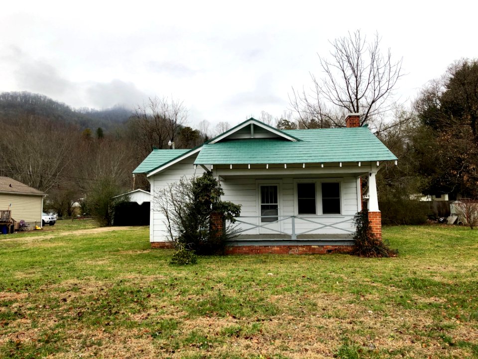 Chipper Curve Road, Sylva, NC 