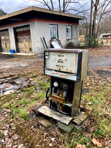 Old HJ Davis Phillips 66 Service Station, Whittier, NC 