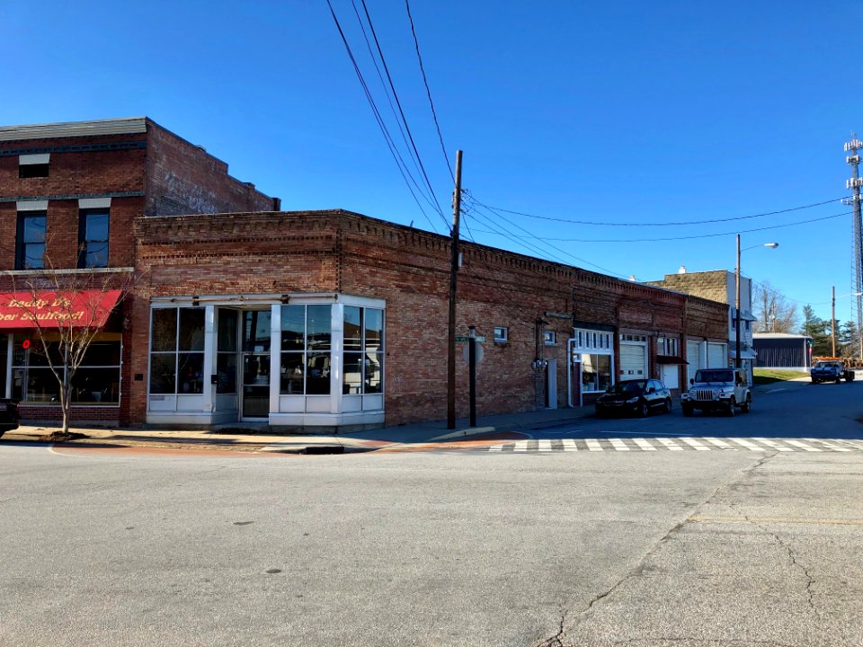 7th Avenue East, Hendersonville, NC 